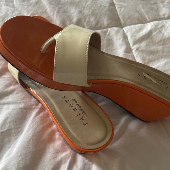 Talbots Women's Sandals in Orange and Cream - Picture 5 of 6